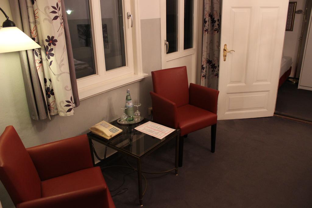 Hotel Garni Zur Linde ฮิตซาคเคอร์ ภายนอก รูปภาพ